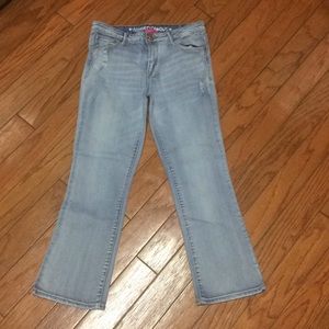 ⬇️ Price Drop ⬇️ mid rise capri jeans